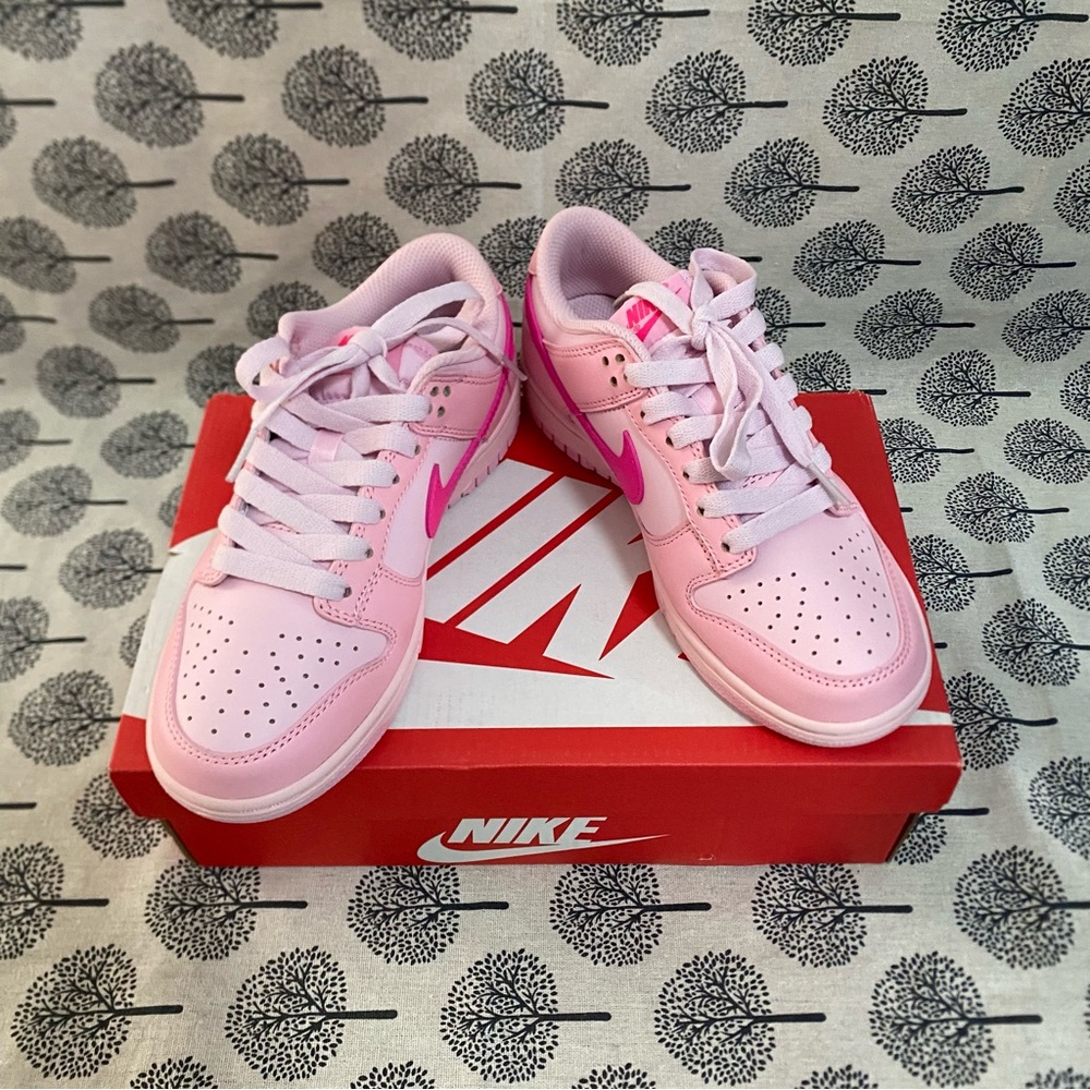Nike Lychee Leather Low-Top Crochet Low-Top Sneakers